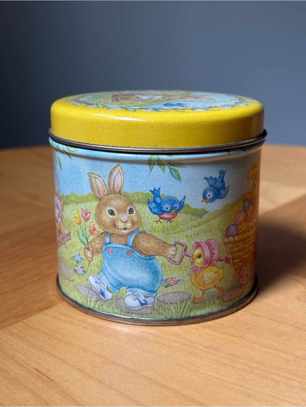 Pastel Easter Bunny Vintage Lidded Round Candy Chocolate Storage Tin